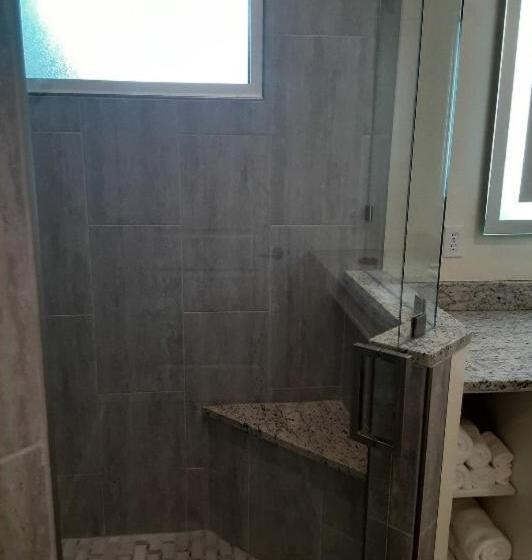 סוויטת סופריור, The Rivers Edge Motel
