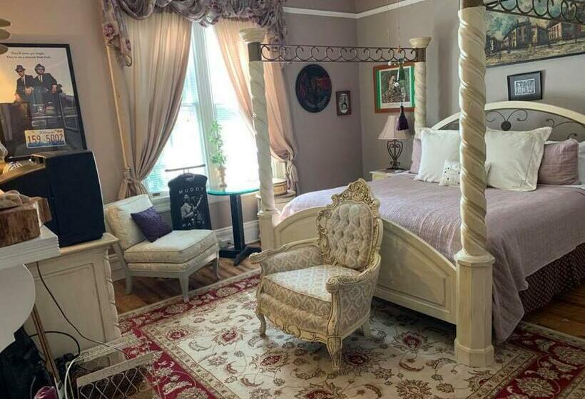 חדר סטנדרט לשלושה עם חדר אמבטיה משוף, Inn Upon Moon River Plantation