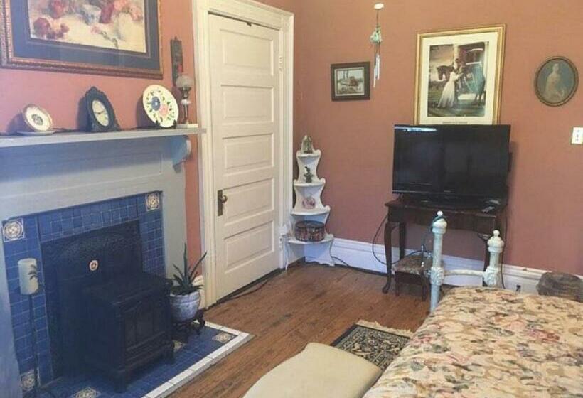 キングサイズベッドのスタンダードルーム, Inn Upon Moon River Plantation