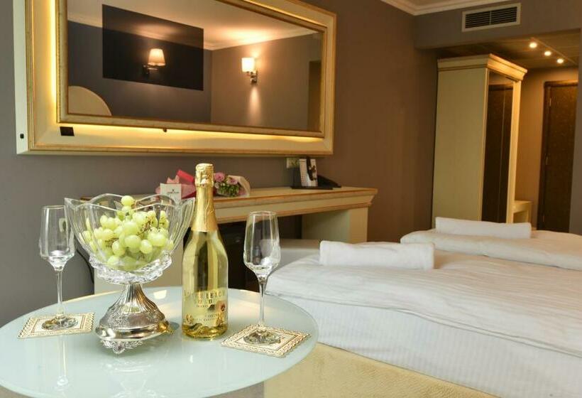 اتاق لوکس, Best Boutique