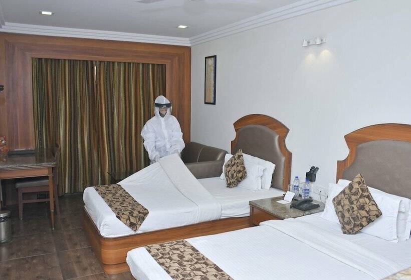 Номер Deluxe, Lords  Eco Inn Gandhidham