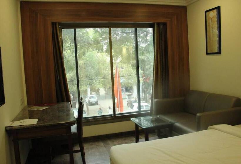 Номер Deluxe, Lords  Eco Inn Gandhidham