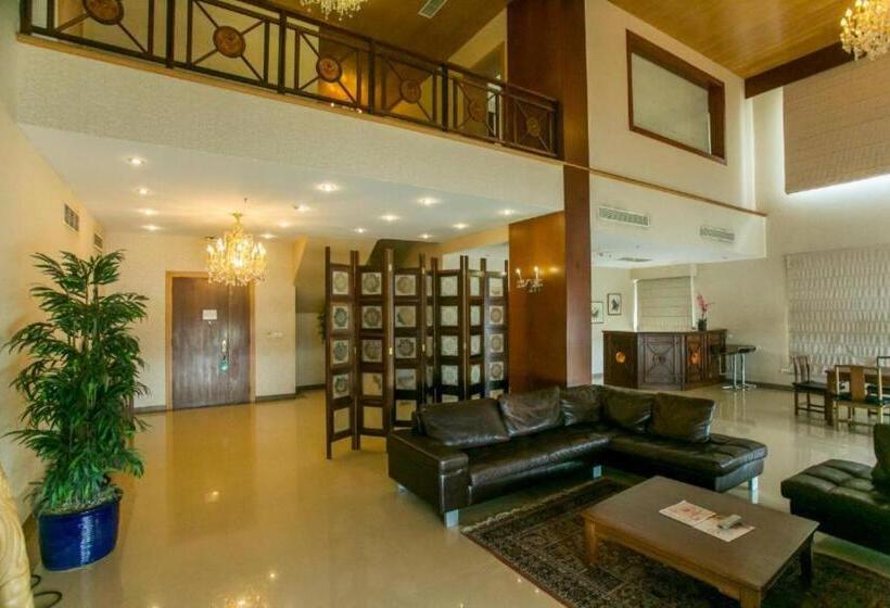 اتاق سوپریور, Lagos