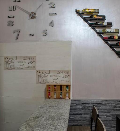 اتاق استاندارد سه نفره, Albachiara Guest House