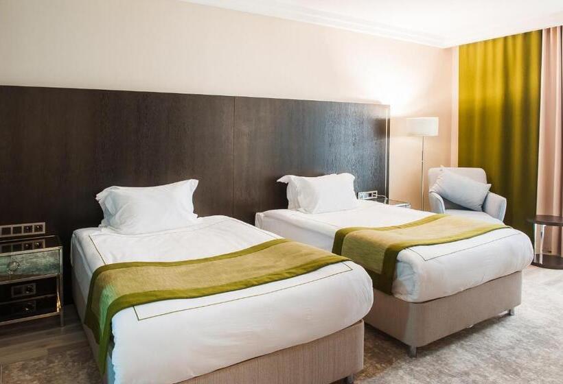 اتاق استاندارد با 2 تخت دوبل, The One Hotel Astana