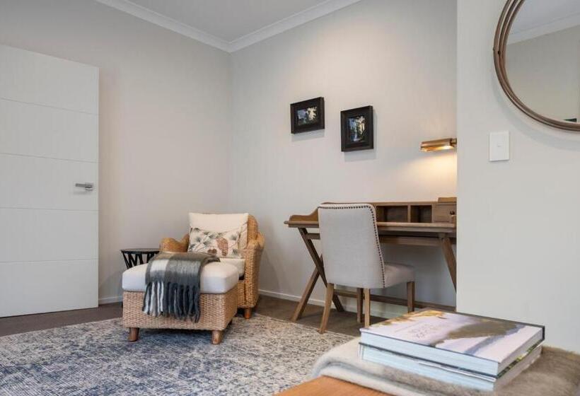 Апартаменты 1 Спальня Вид на Сад, Kaitahi   Luxury Lodge