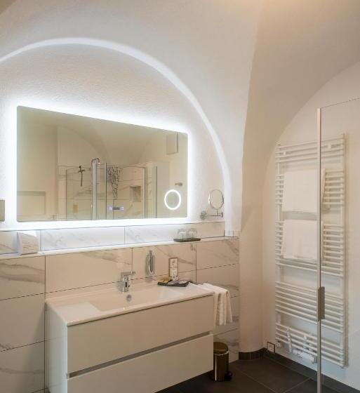 带大床的豪华间, Schloss Hotel Colmdorf