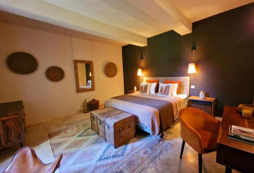 Номер Стандарт, Bastide Des 7 Sœurs
