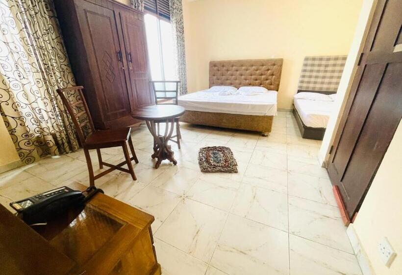 Семейный Номер, Ez Stay Guesthouse