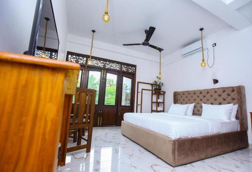 Номер Deluxe Вид на Море, Sakura Surf Lanka Hotel & Restaurant