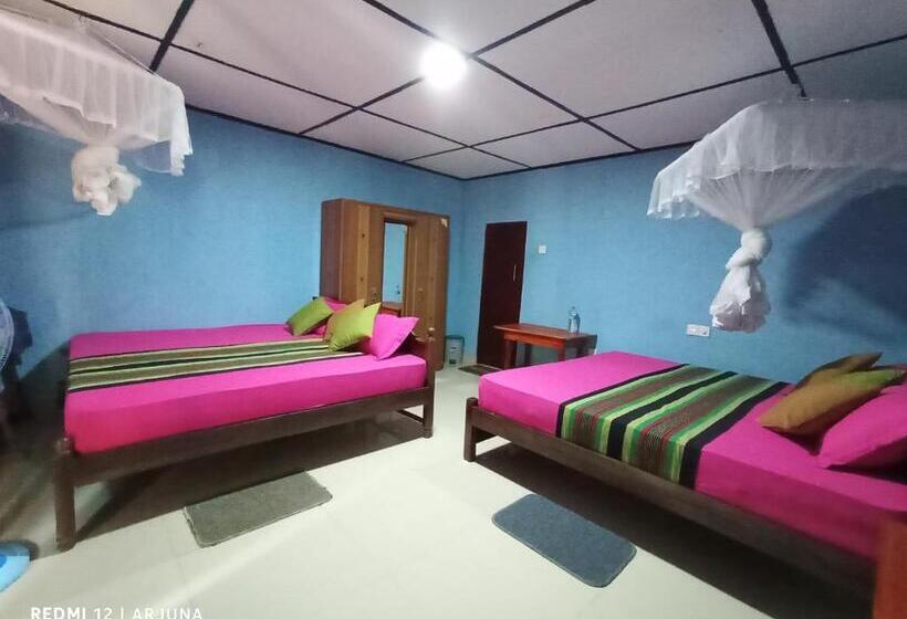 Номер Стандарт Трехместный, Travels First Sigiriya Hostel