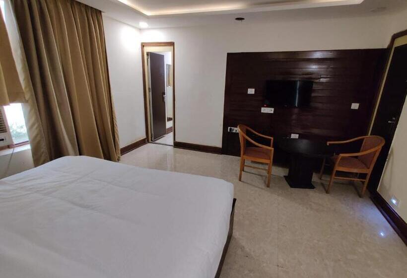 Стандартный Номер Кровать Кинг, Orchha Club And Resort   Ocr
