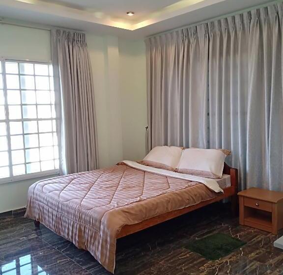 غرفة قياسية فردية, Kol House