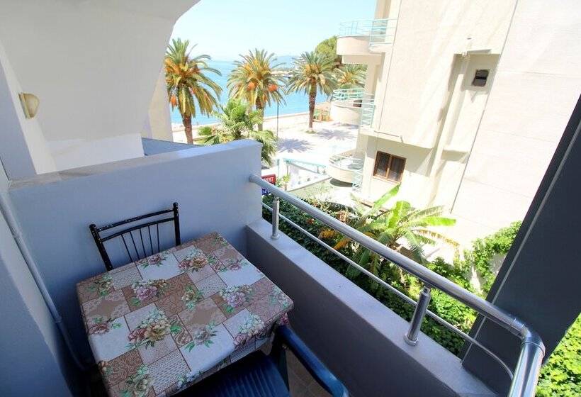 اتاق استاندارد با بالکن, Andy Apartments