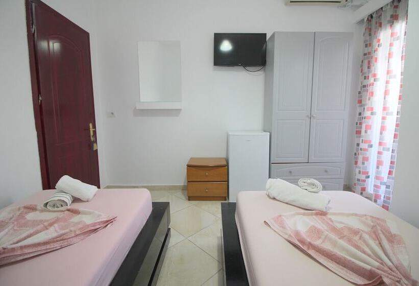 اتاق استاندارد با بالکن, Andy Apartments