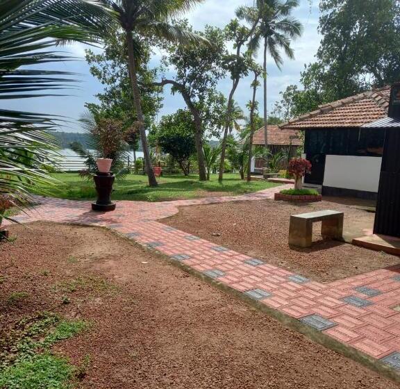 패밀리 룸, Kayaltheeram Resort & Homestay