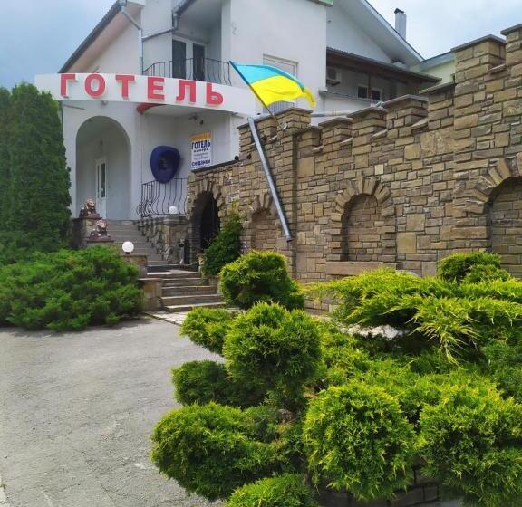 スタンダードトリプルルーム, садиба