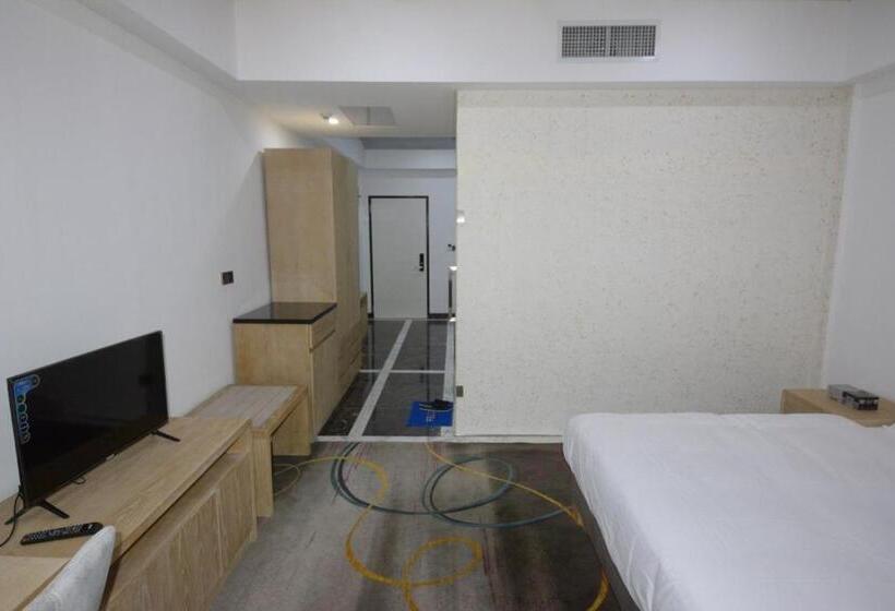 Cameră Standard, Melian