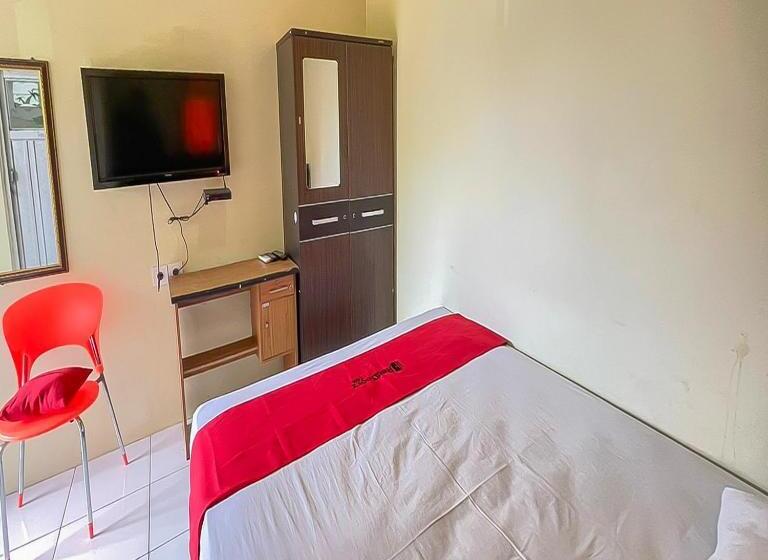 Номер Стандарт, Reddoorz At Wahidin Street Cirebon