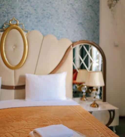 اتاق لوکس, Gold Boutique