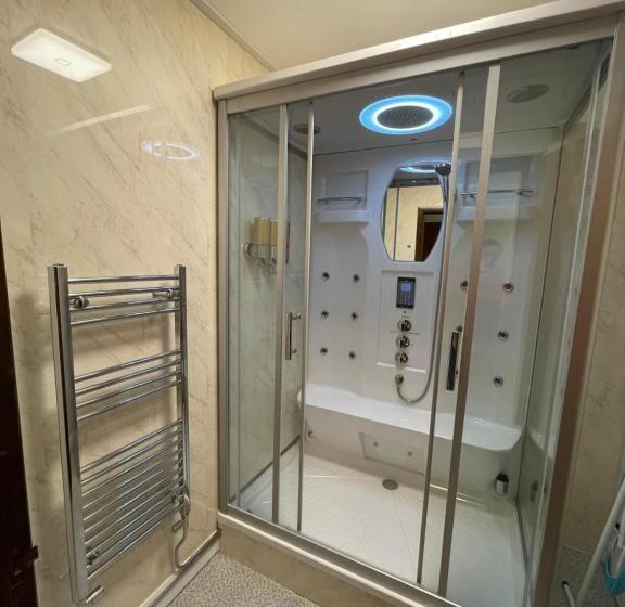 سوئیت با تخت بزرگ, Heathwood