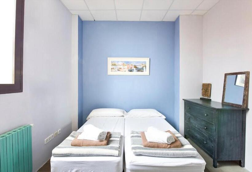 스탠다드 트리픔 룸 공동욕실, Alberg Solidança Hostel