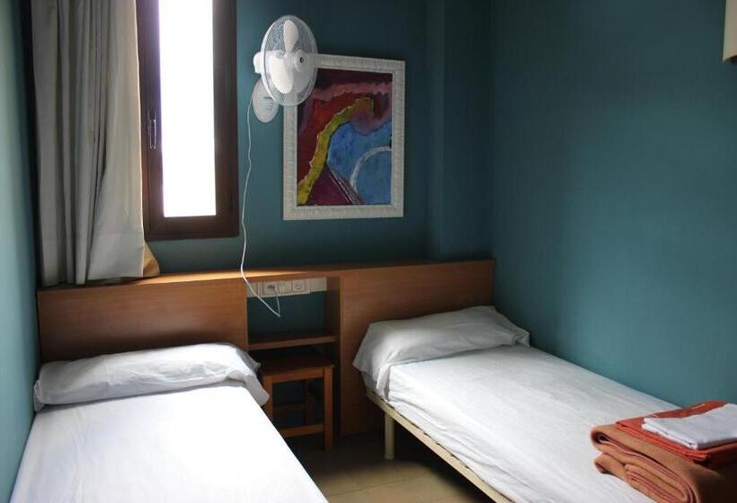 Номер Стандарт Совместная Ванная, Alberg Solidança Hostel
