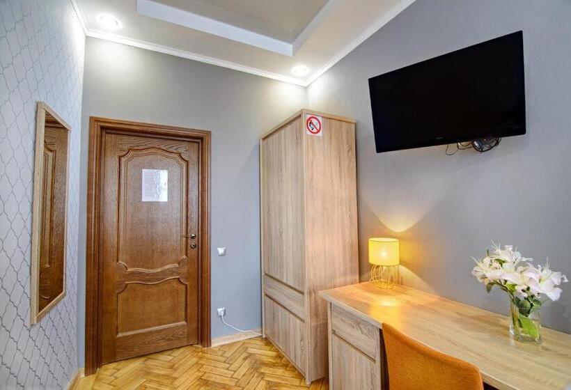 اتاق استاندارد با سرویس بهداشتی مشترک, Premium Hostel
