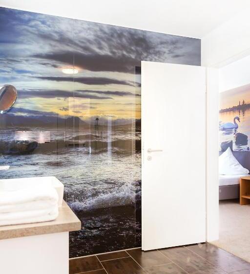 اتاق استاندارد, Alte Schule