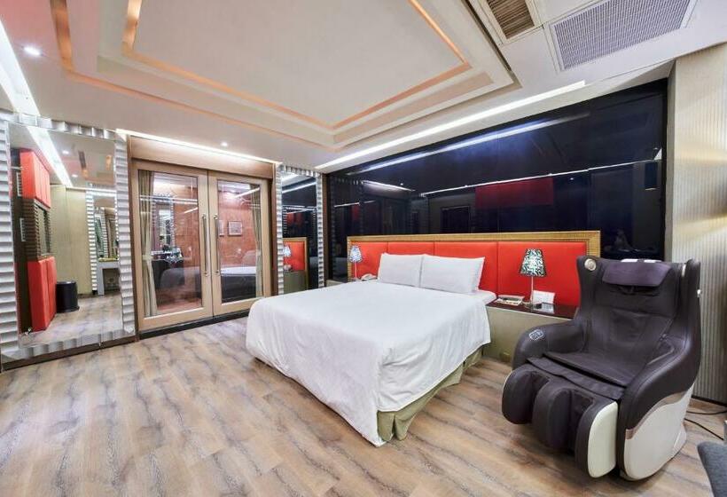 اتاق اکونومی, Holiday Motel