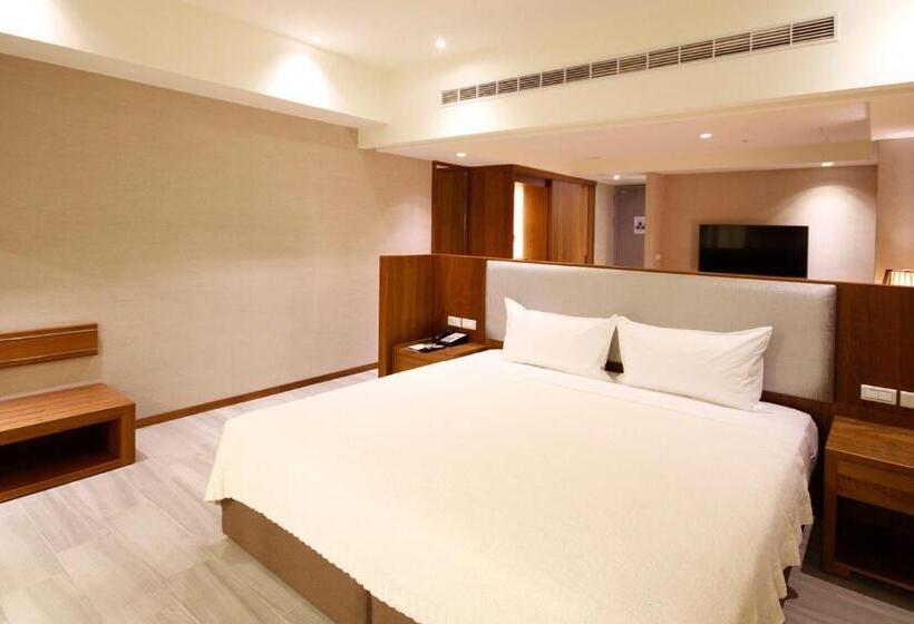 سوییت, Grand Bay Resort
