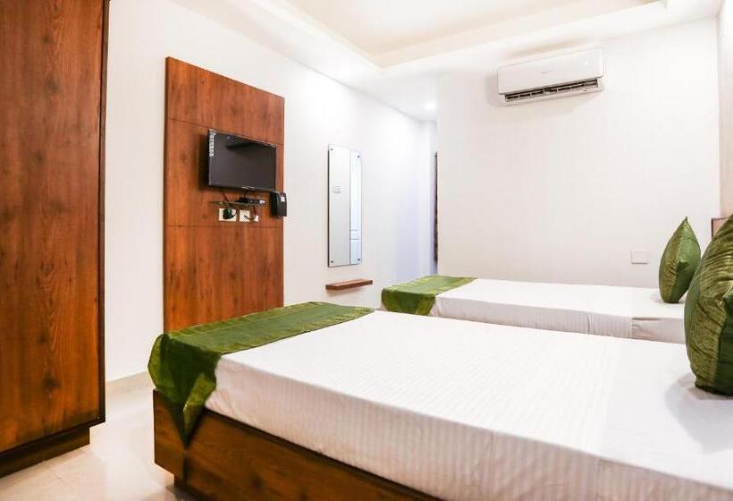 标准间, Treebo Comforts Inn, University Road Deralakatte