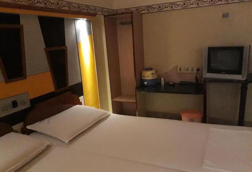 اتاق استاندارد یک نفره, Krishna Lodge