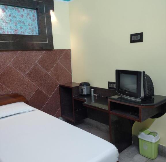 اتاق استاندارد یک نفره, Krishna Lodge