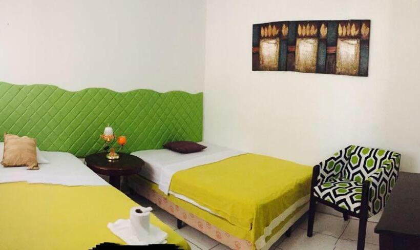 اتاق استاندارد سه نفره, Hostal Casa San Miguel