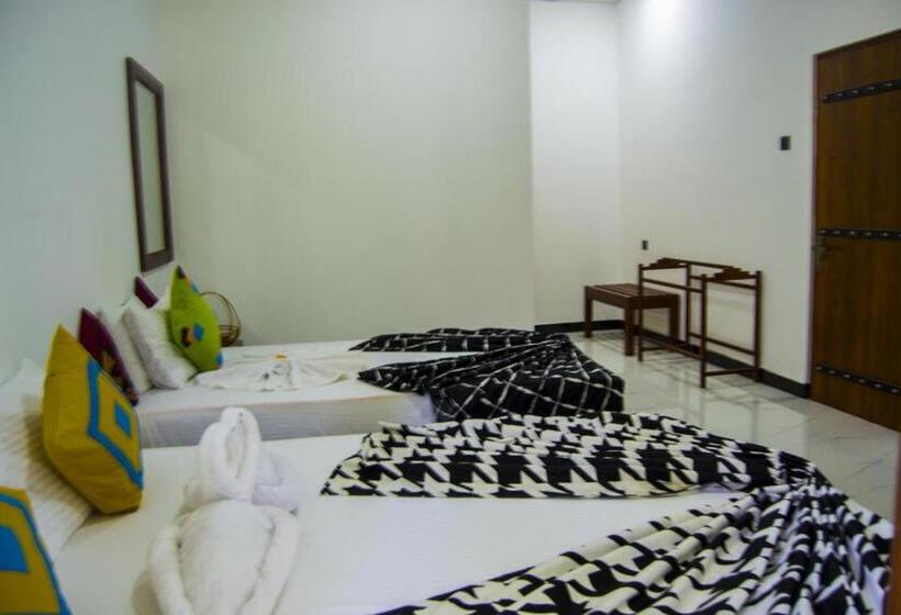 Deluxe Driepersoonskamer, Girilena Resort
