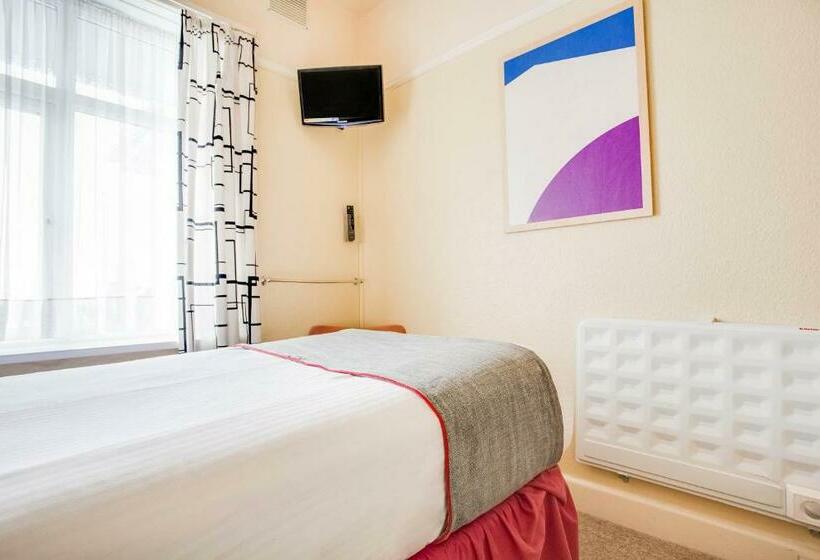 Номер Стандарт Индивидуальный, Godolphin Arms Hotel