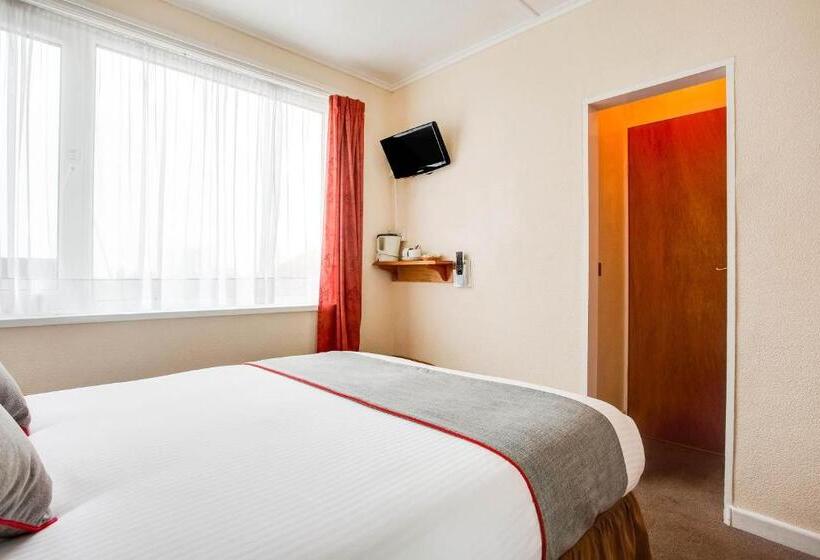 Номер Стандарт, Godolphin Arms Hotel