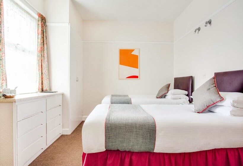 Номер Стандарт, Godolphin Arms Hotel