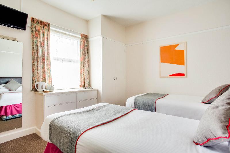 Семейный Номер, Godolphin Arms Hotel