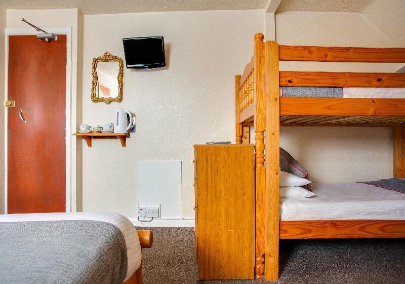 Семейный Номер, Godolphin Arms Hotel