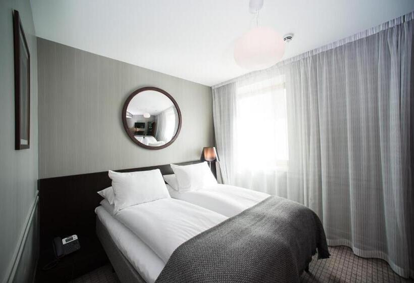 Quarto Basic, Bergen Børs