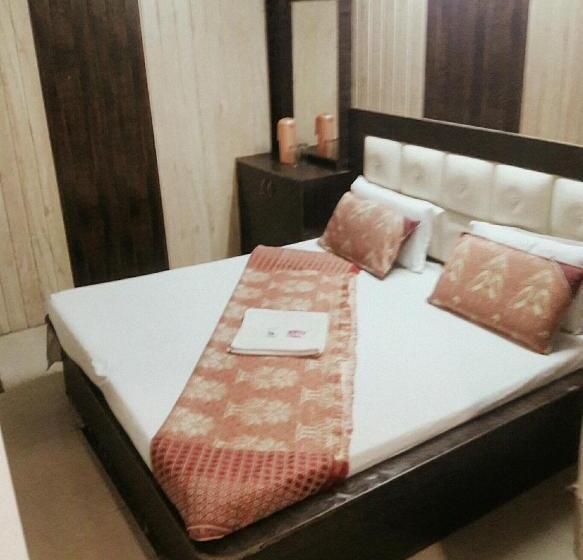 Economy Szoba, Shehnaz Inn   Walking Distance For Golden Temple