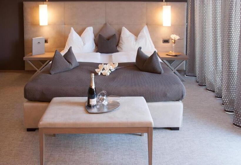 Люкс Superior, The Lodge Sporthotel   Golfclub Eppan
