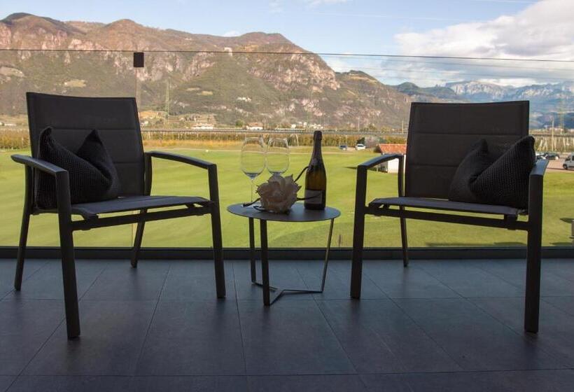 Номер Deluxe Вид на Сад, The Lodge Sporthotel   Golfclub Eppan