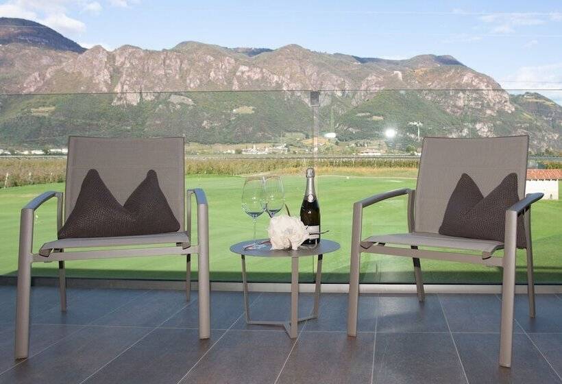 Номер Deluxe Вид на Сад, The Lodge Sporthotel   Golfclub Eppan