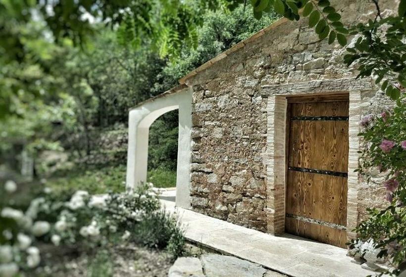 Люкс, Le Domaine Saint Martin