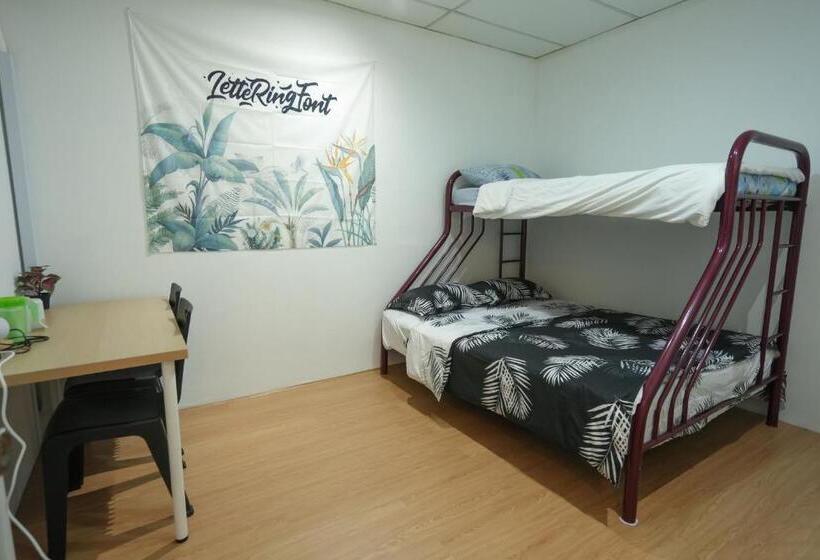 Номер Стандарт Трехместный, G Traveler Accommodation   Hostel