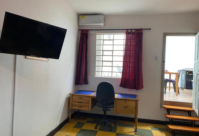 ガーデンビュースタンダードルーム, Havana Hostel Cali & Dance School