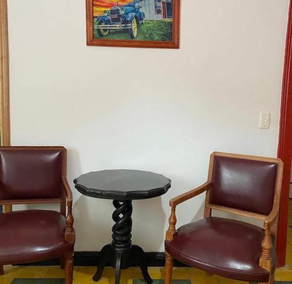 اتاق استاندارد با چشم‌انداز باغ, Havana Hostel Cali & Dance School